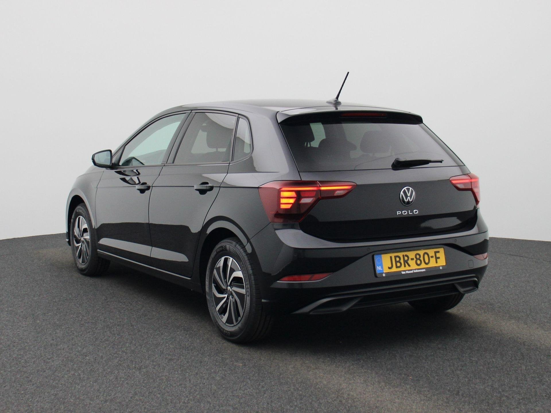 Volkswagen Polo 1.0 TSI Life Edition | Draadloze Apple Carpl, 12 maanden, Stof, 1073 kg, Zwart