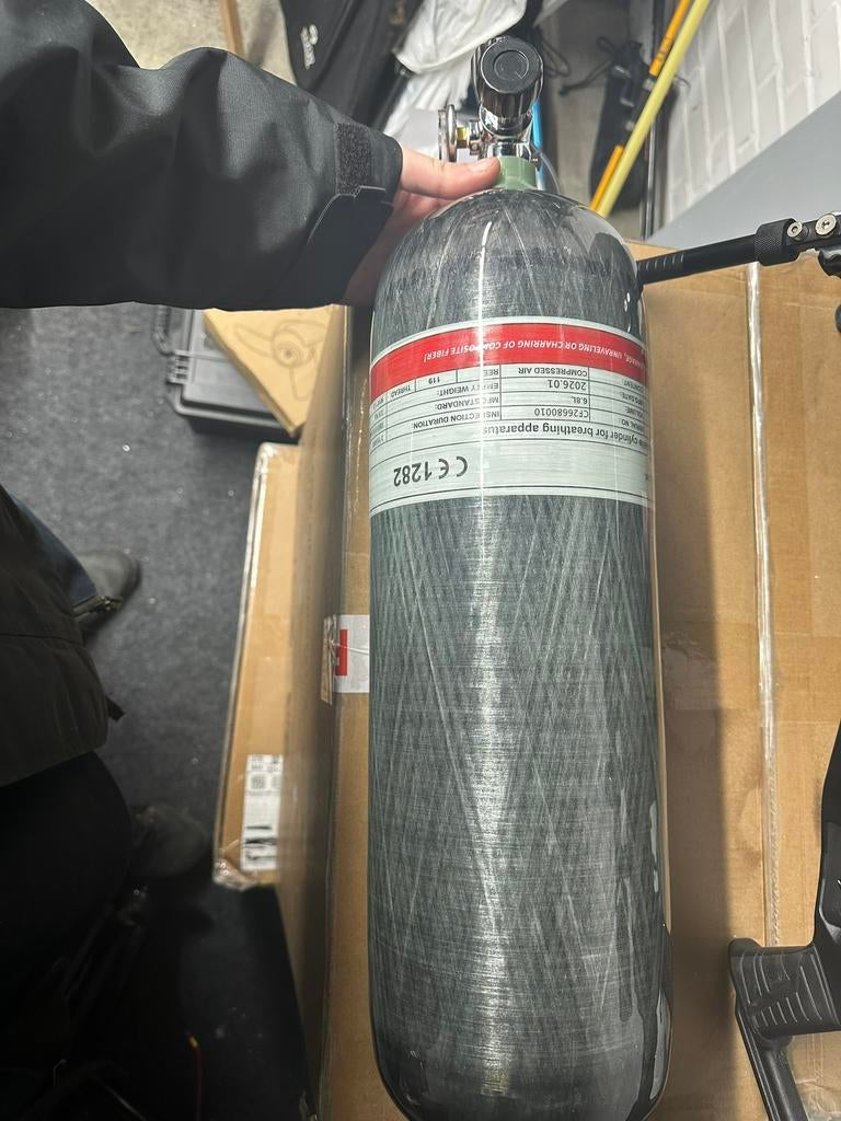 Nieuwe gekeurde Carbon PCP / Duikfles 300 bar  6.8L & 3L, Ophalen of Verzenden, Zo goed als nieuw