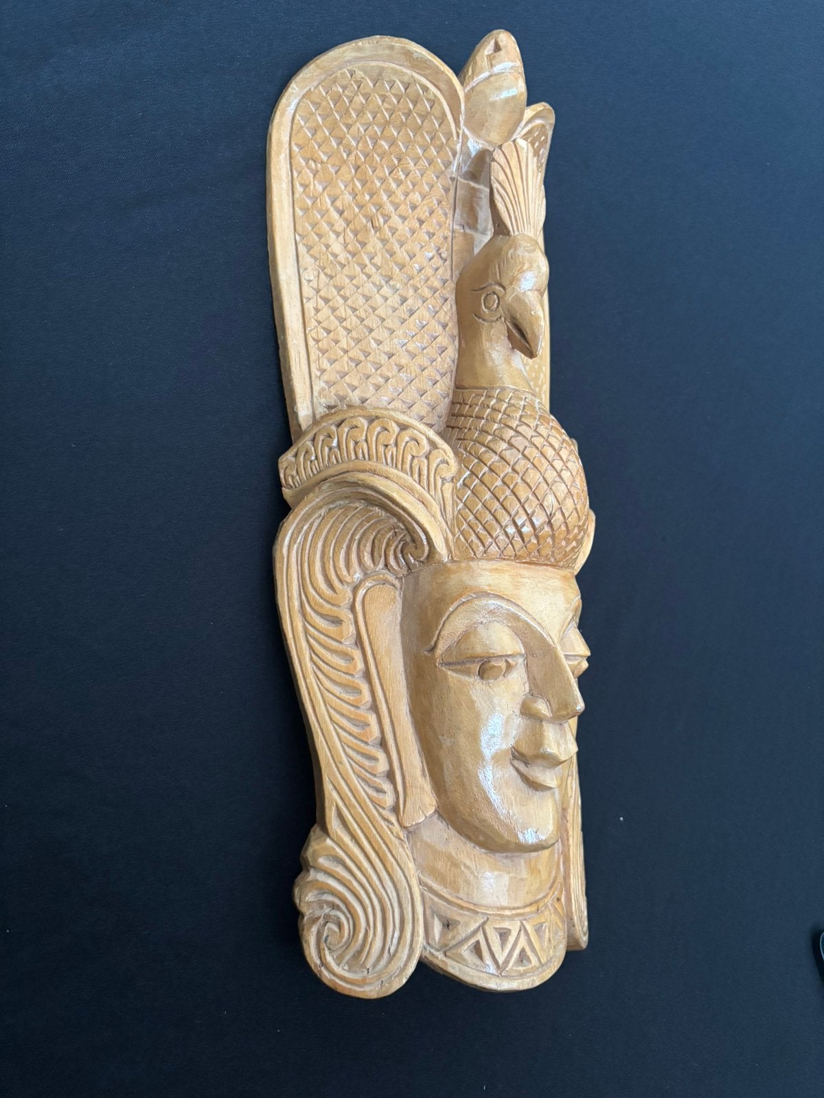 Uit hout gesneden Sri Lankaanse Mayura pauwenmasker, Antiek en Kunst, Kunst | Beelden en Houtsnijwerken, Ophalen of Verzenden