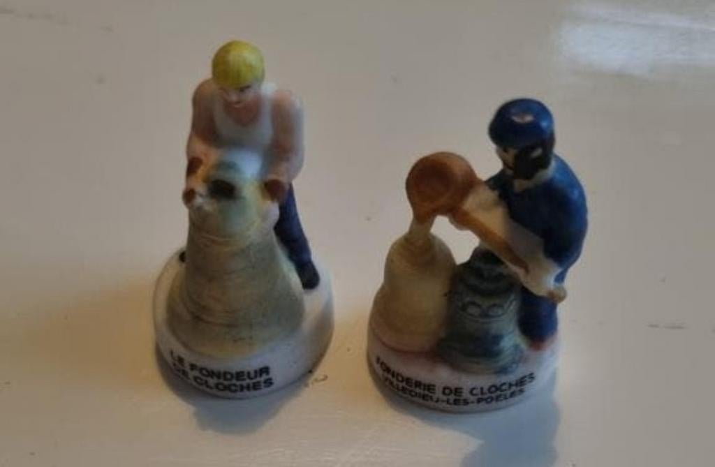 Twee miniatuurbeeldjes, Ophalen of Verzenden