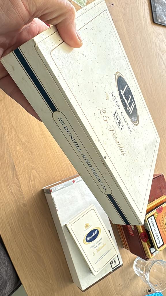 Dunhill Aged Cigars 1987 Peravias ongeopende volle doos, Ophalen of Verzenden, Gebruikt, Tabaksdoos of Verpakking