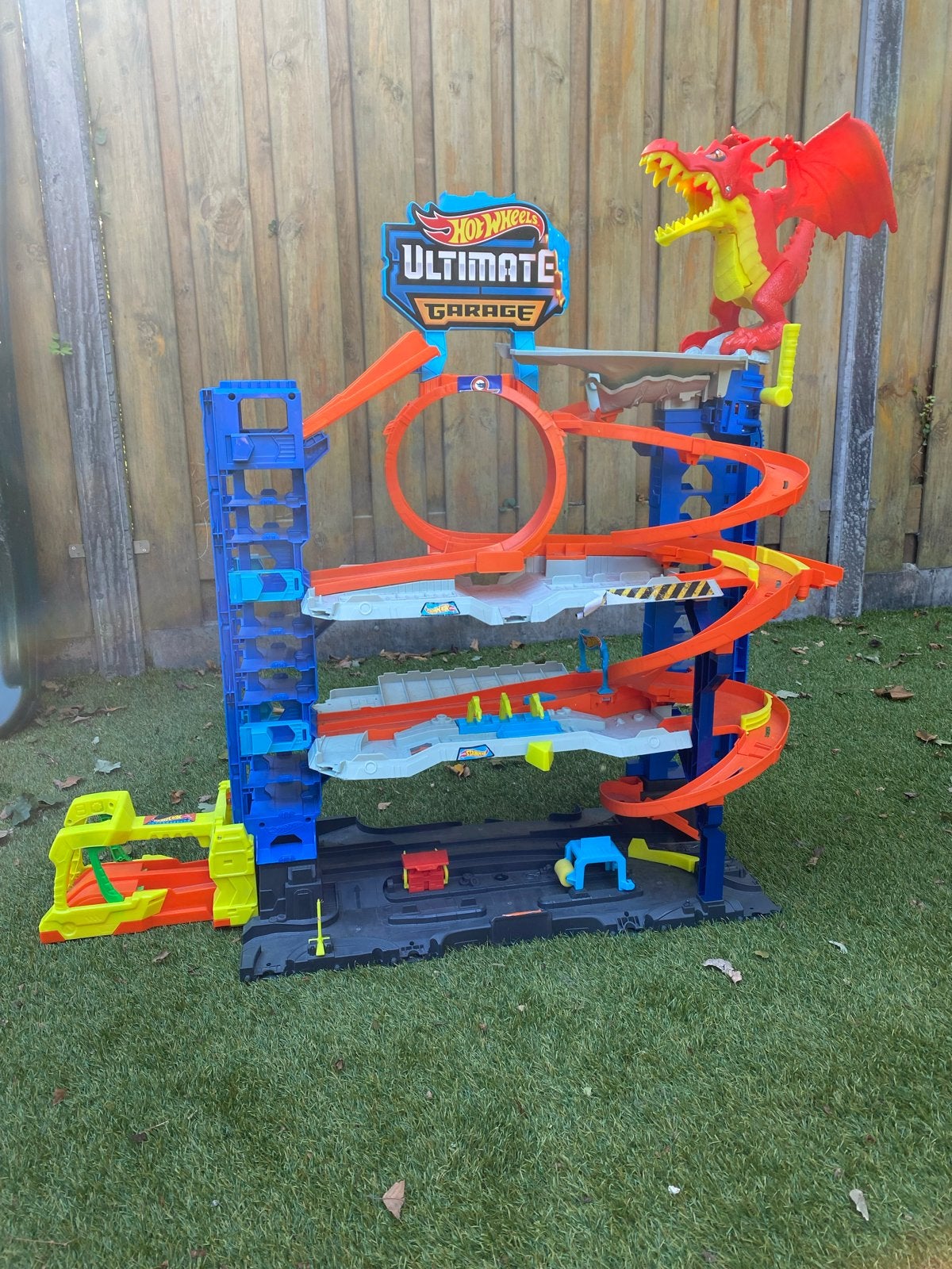 Hot Wheels Ultimate Garage met draak, Kinderen en Baby's, Speelgoed | Racebanen, Ophalen, Hot Wheels, Racebaan, Gebruikt