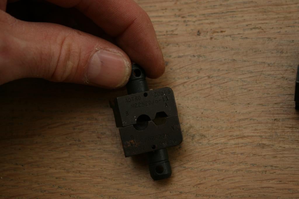 DMC coax BNC krimptang M22520/5-01 + extra matrijs HX4, Hobby en Vrije tijd, Ophalen of Verzenden, Gebruikt