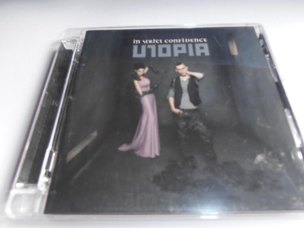 In Strict Confidence CD Utopia Electro Darkwave ISC, Ophalen of Verzenden, Zo goed als nieuw, Overige genres