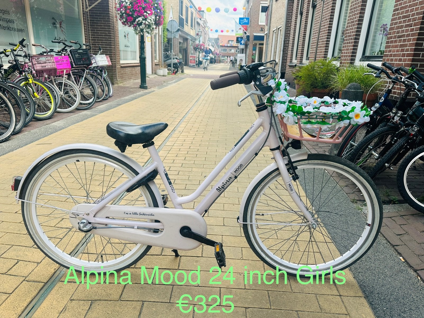 Meisjesfietsen 24, 26  inch Cortina / Alpina Gazelle Batavus, Terugtraprem, Versnellingen, Zo goed als nieuw, Ophalen