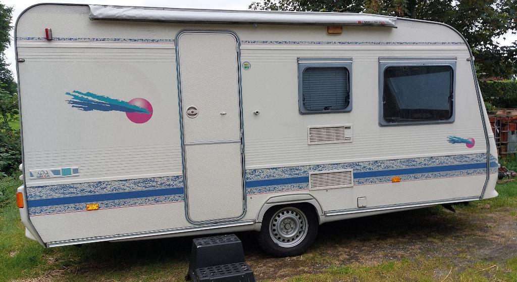 Adria Unica 431 DD, Caravans en Kamperen, Caravans, Particulier, tot en met 4, 750 - 1000 kg, Treinzit, Adria, Omvormbare zithoek