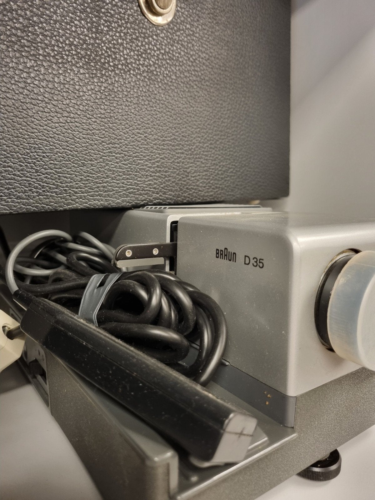 Vintage Braun D35 Dia projector met koffer, Gebruikt, Onbekend, Ophalen of Verzenden, Onbekend