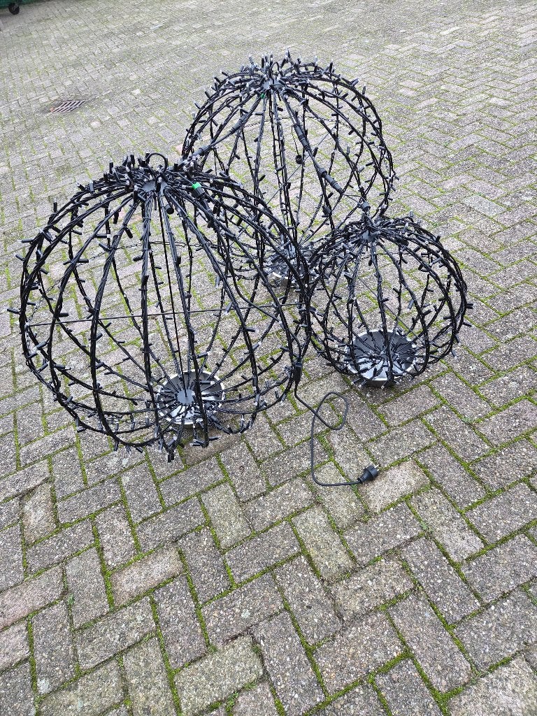 kerstverlichting bollen 1x 50cm en 2x 80cm, Ophalen, Zo goed als nieuw