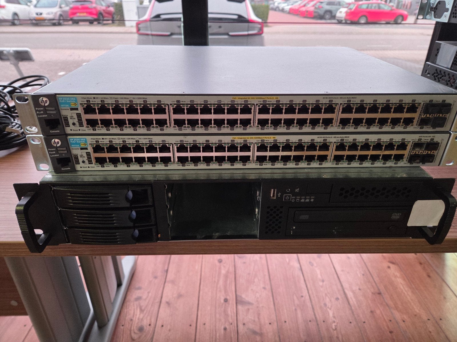 2x HP ProCurve Switches en 1 Server Rackmount, Ophalen, Gebruikt