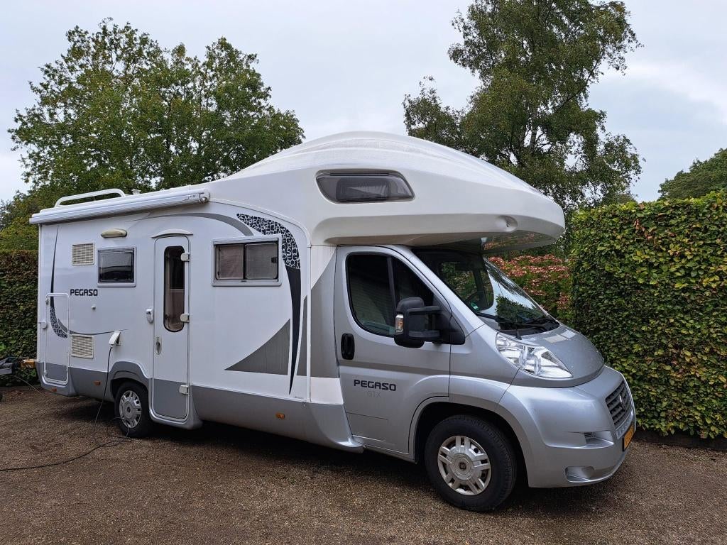 Caravans And Camping Roller