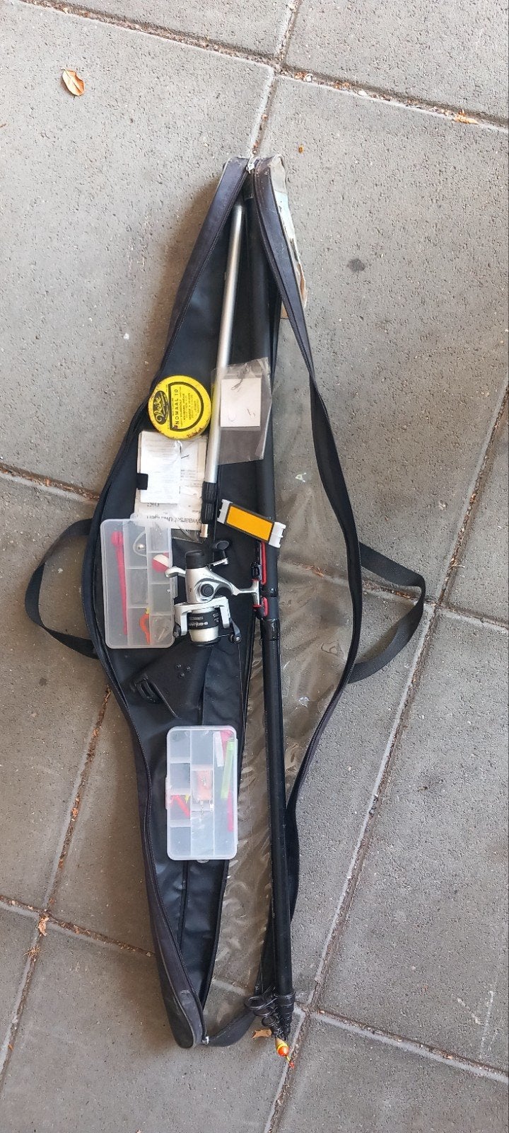 Complete vishengel set met accessoires en tas, Ophalen of Verzenden, Gebruikt, Complete hengel