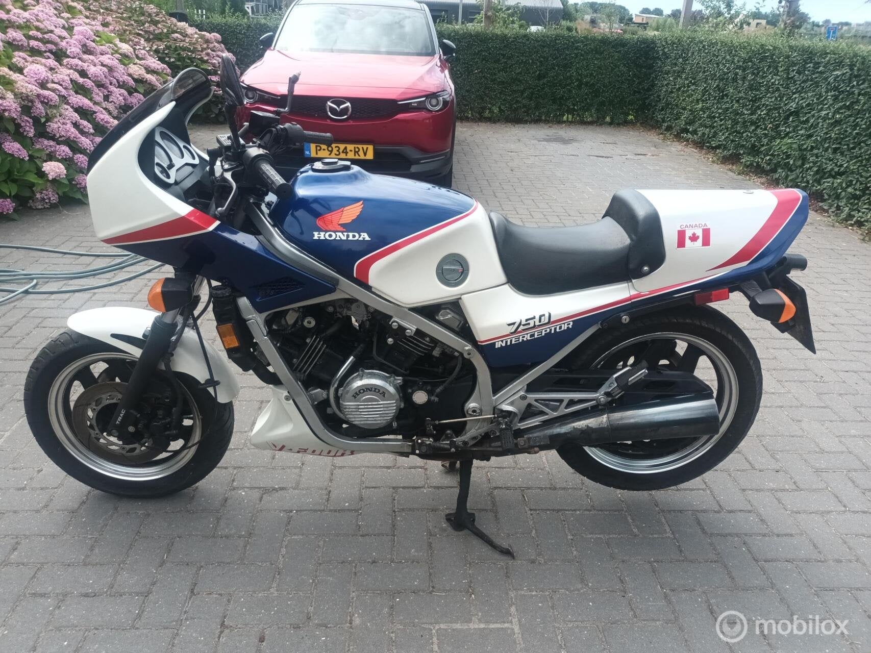 Zeer nette Honda VF 750 F 1984 iets werk 44dkm Inruil kan, Bedrijf, Meer dan 35 kW, Toermotor, 748 cc
