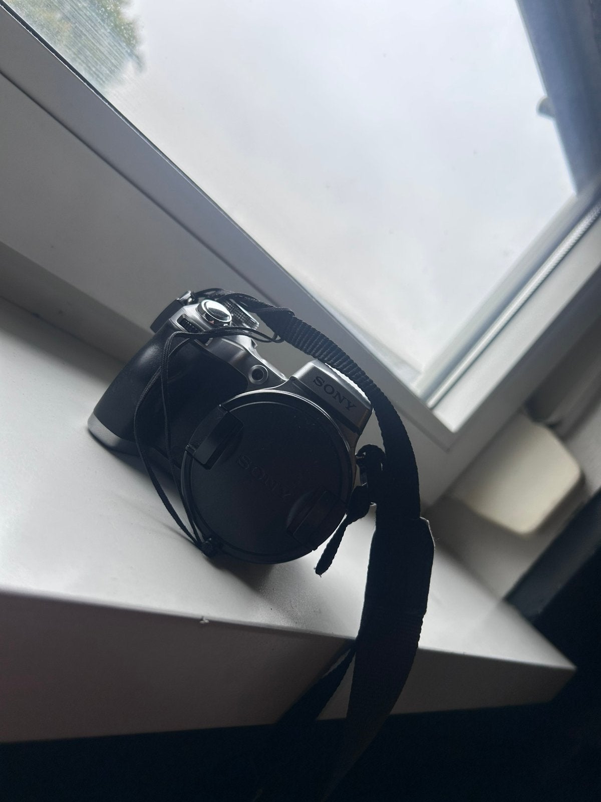 Sony Cyber-shot DSC-H1 Digitale Brugcamera–12x Optische Zoom, Audio, Tv en Foto, Ophalen of Verzenden, Zo goed als nieuw, Bodydop