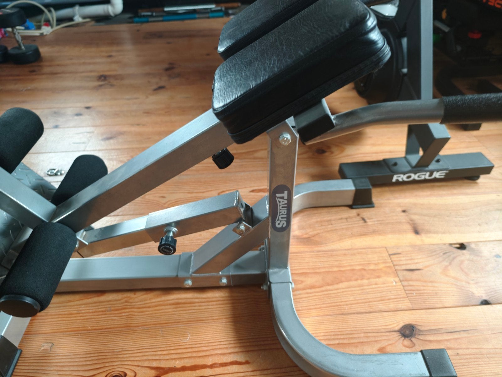 Taurus Back Trainer B800 hyperextension, Ophalen