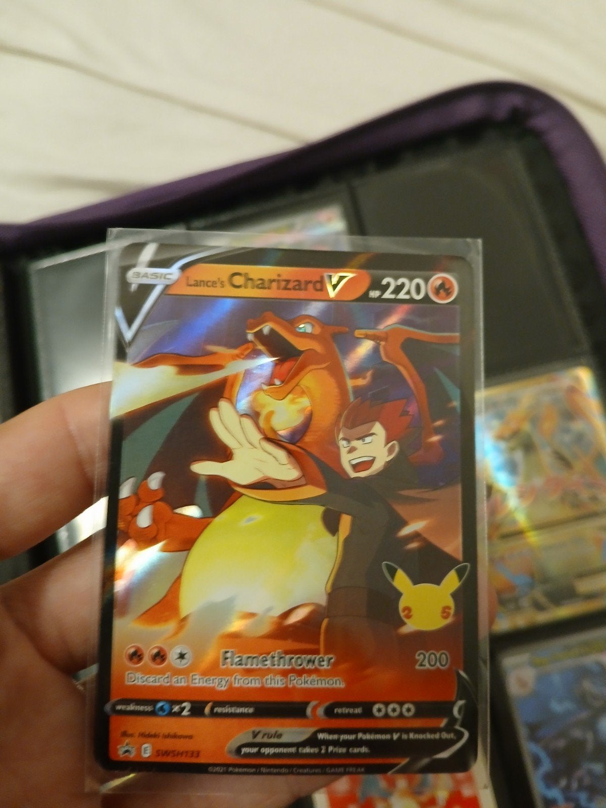 Lance's Charizard V Pokémon Kaart SWSH133 Celebrations, Hobby en Vrije tijd, Verzamelkaartspellen | Pokémon, Ophalen of Verzenden
