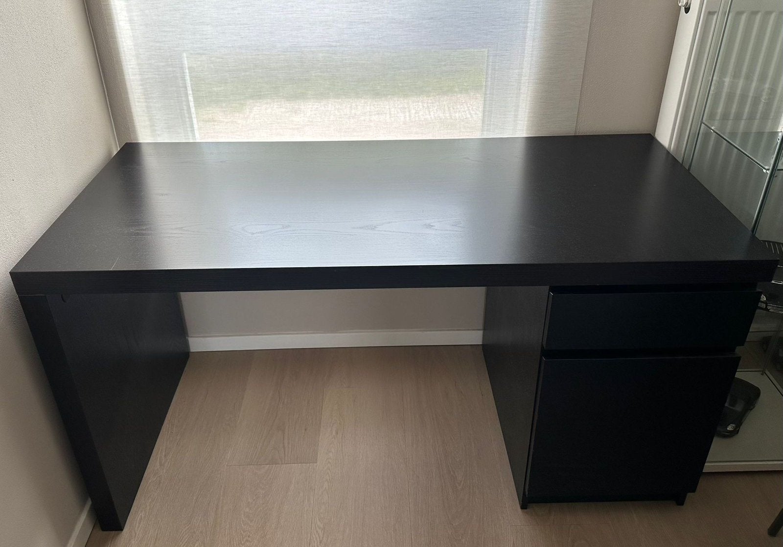Bureau MALM Zwart, Ophalen, Zo goed als nieuw