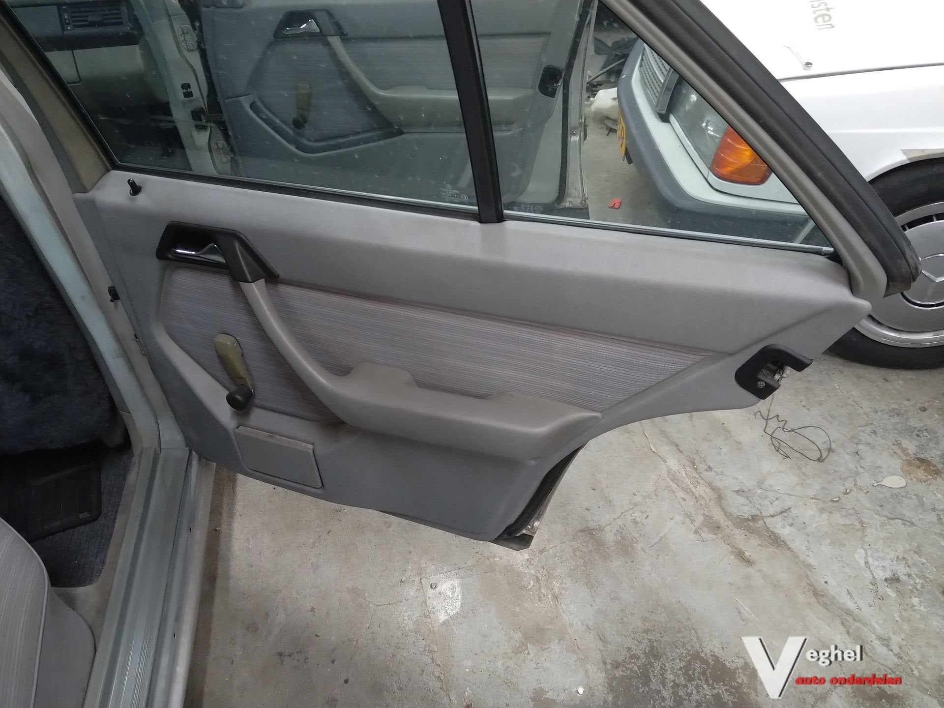 interieur grijs  Mercedes w124  sedan type 1985 tm 1989, Gebruikt, -, -, Ophalen of Verzenden
