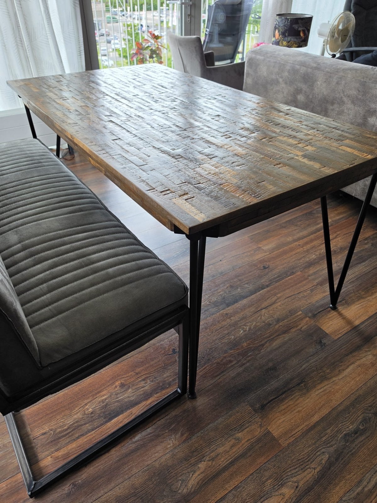 Robuuste eettafel met metalen poten en houten blad, Ophalen, 50 tot 100 cm, Zo goed als nieuw, 150 tot 200 cm