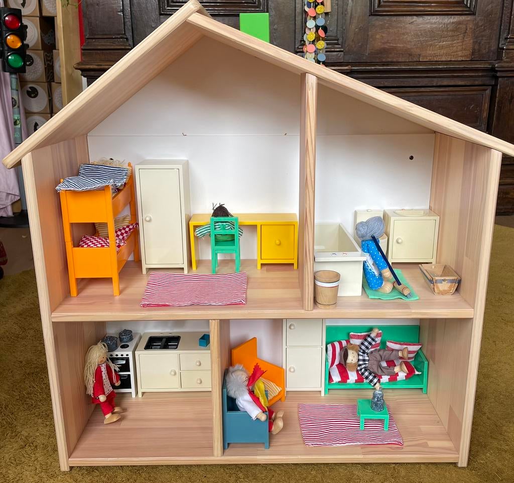 Ikea poppenhuis inclusief meubeltjes, Kinderen en Baby's, Speelgoed | Poppenhuizen, Ophalen of Verzenden, Zo goed als nieuw