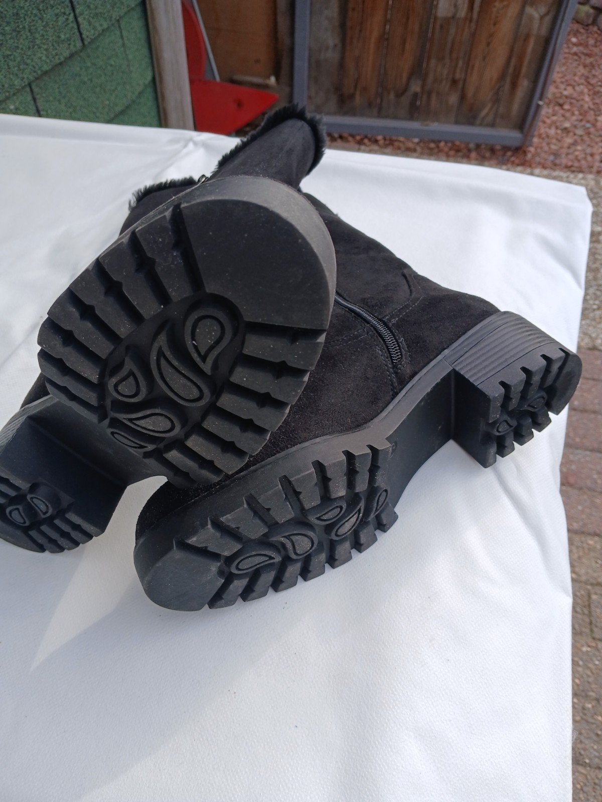 Zwarte Landrover laarzen met bontvoering, maat 39  (suede), Zwart, Lage of Enkellaarzen, Ophalen of Verzenden, Zo goed als nieuw