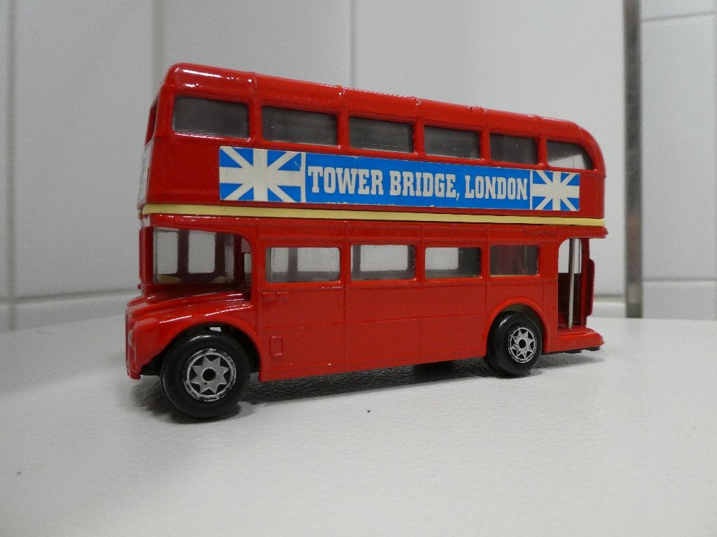 Modelauto Engelse dubbeldekkers 2 stuks 1:43, Ophalen of Verzenden, Zo goed als nieuw, Auto, Overige merken