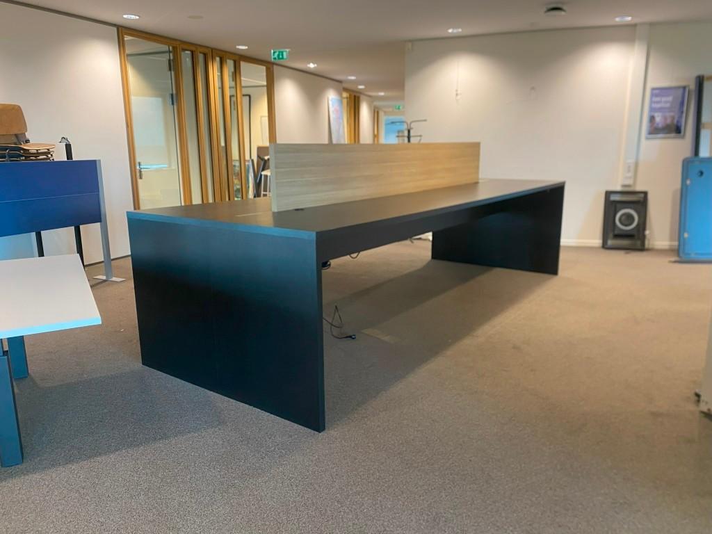Design statafel Vitra, donker eiken, 400 x 150 cm., Ophalen, Gebruikt