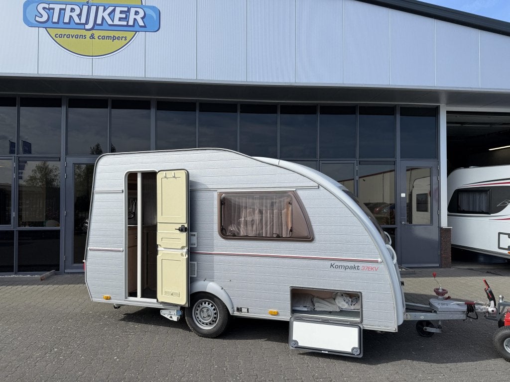 Kip Kompakt Special 37 EKV Langslaper + WC 680kg Bovag 2026, Schokbreker, Kip, Tot en met 2, Bedrijf