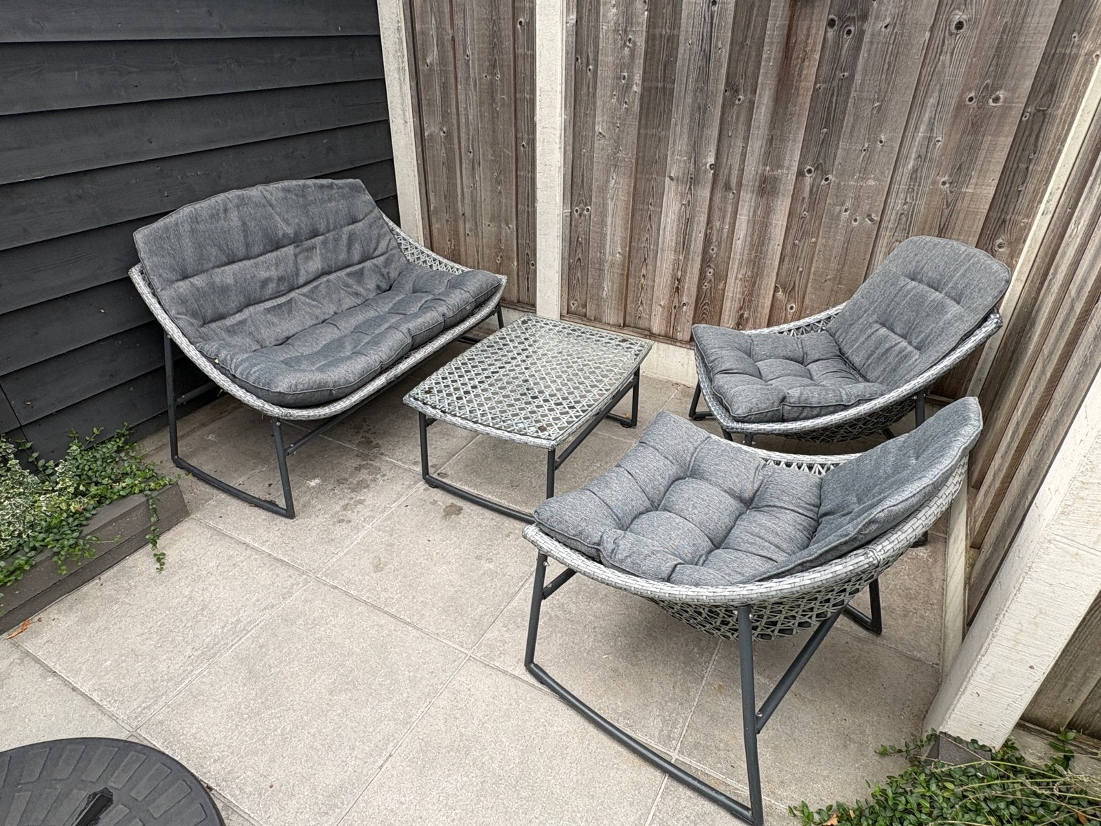 Comfortabele loungeset/tuinset met 2 stoelen en 1 bank, Ophalen, 4 zitplaatsen, Kunststof, Gebruikt