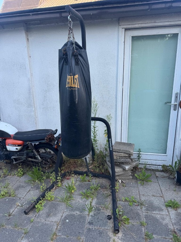 Everlast bokszak + Outshock bokszak standaard, Ophalen, Gebruikt, Bokszak