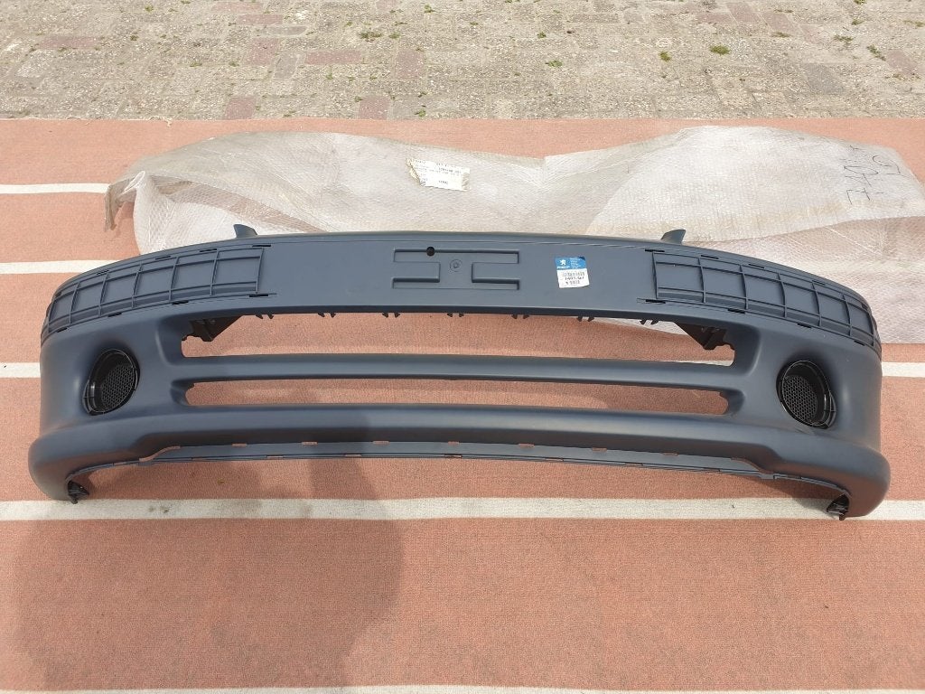 Nieuwe originele voorbumper Peugeot 106 GTI en Rallye, Auto-onderdelen, Ophalen, Voor, Nieuw, Bumper