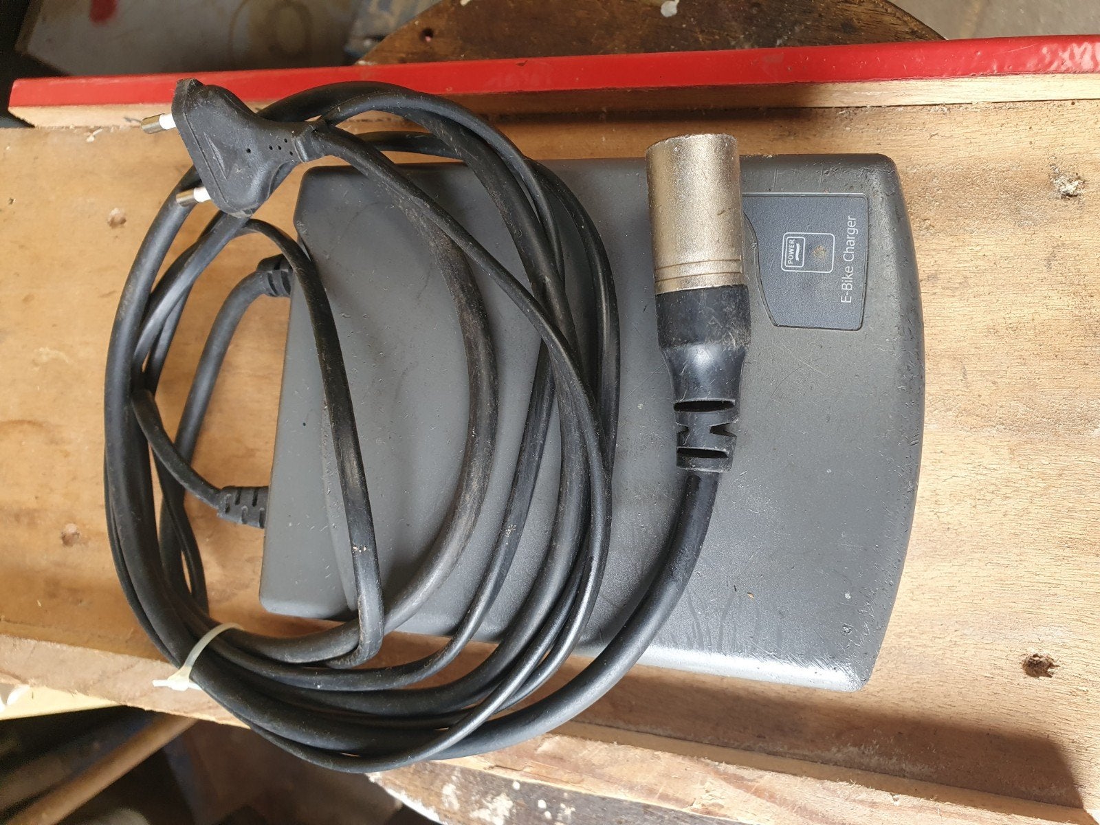 Oplader voor gazelle fiets., Ophalen