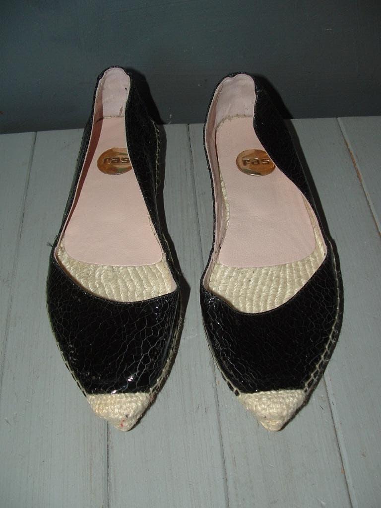 Ras espadrilles pointed toe flat instappers maat 37, Kleding | Dames, Schoenen, Ras, Ophalen of Verzenden, Zo goed als nieuw, Instappers