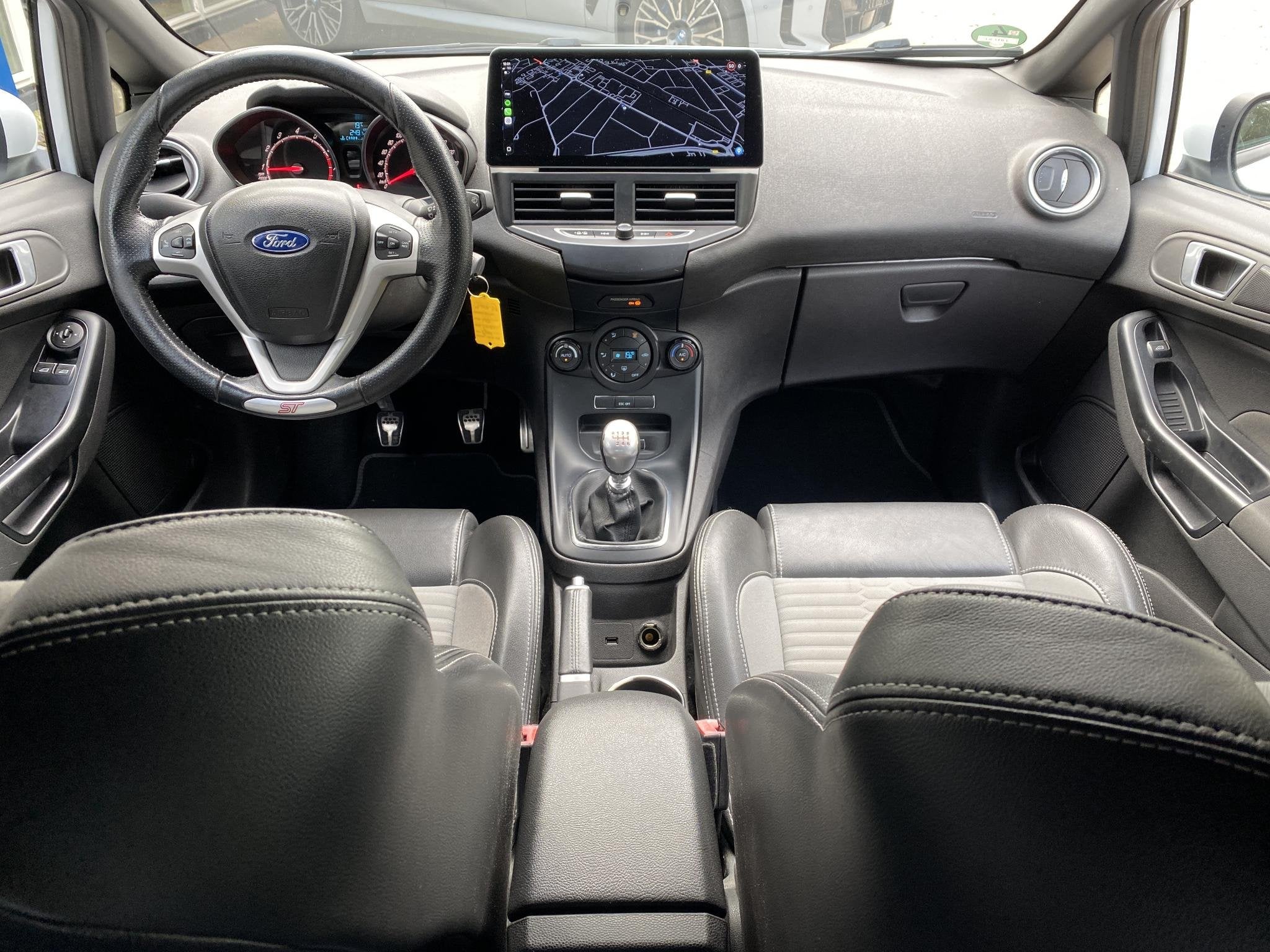 Ford Fiesta 1.6 ST 5 deurs / Milltek Uitlaat / Recaro stoele, Voorwielaandrijving, 1596 cc, Gebruikt, Euro 6