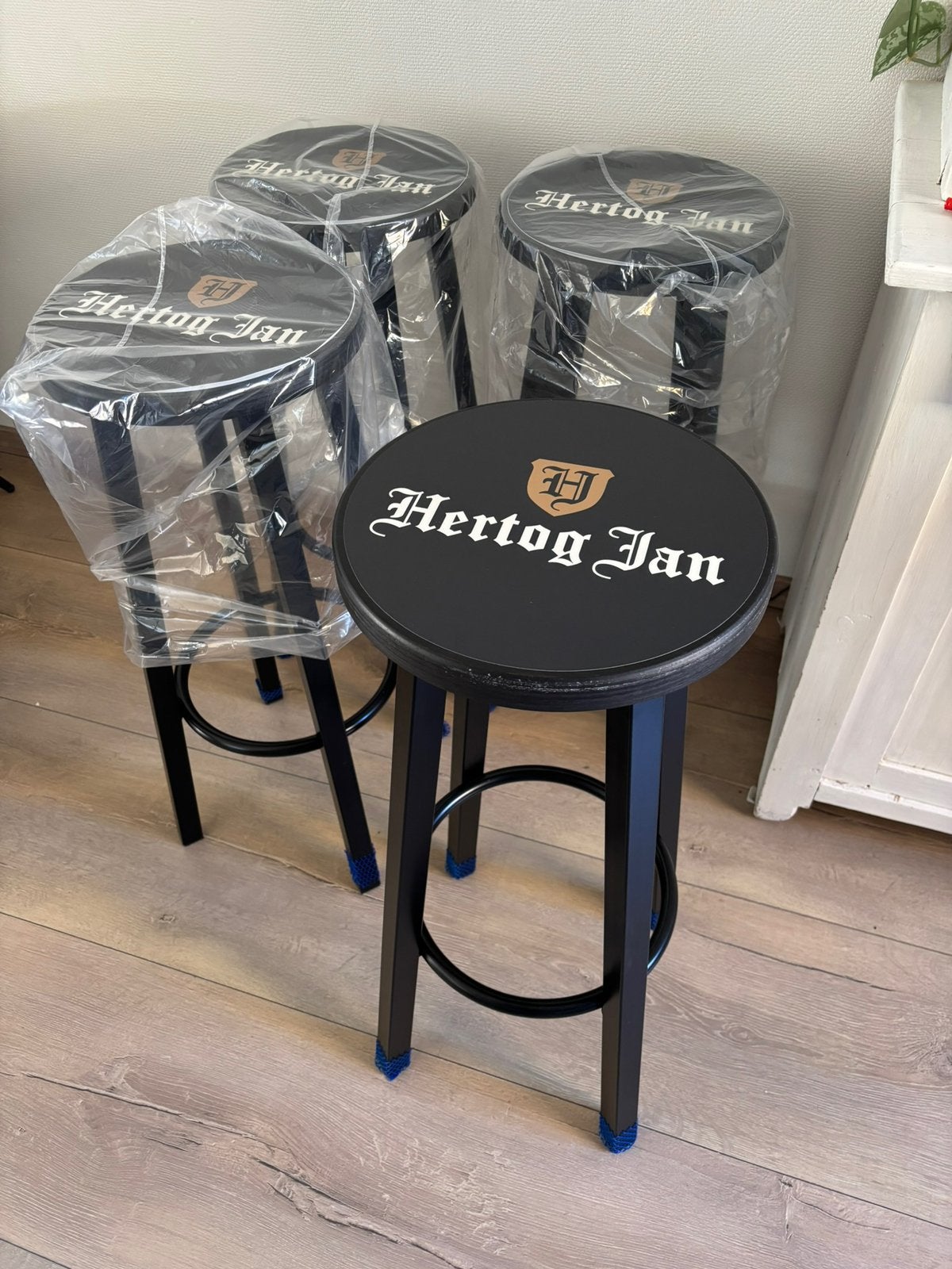 Hertog Jan barkrukken nieuw – €50 p/st – 20+ op voorraad, Huis en Inrichting, Barkrukken, 5 krukken of meer, Met voetsteun, 60 tot 90 cm