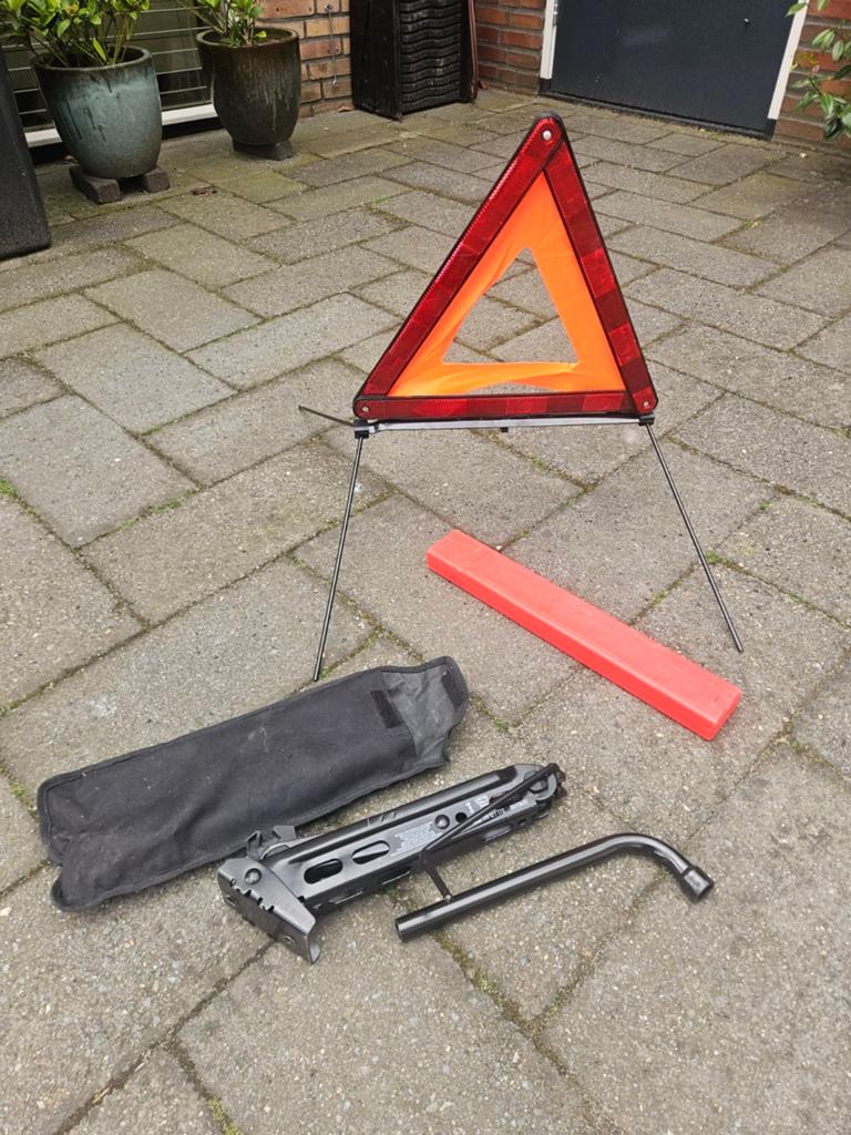 Krik en gevarendriehoek - Zo goed als nieuw, Ophalen, Zo goed als nieuw, Mechanisch, Schaarkrik