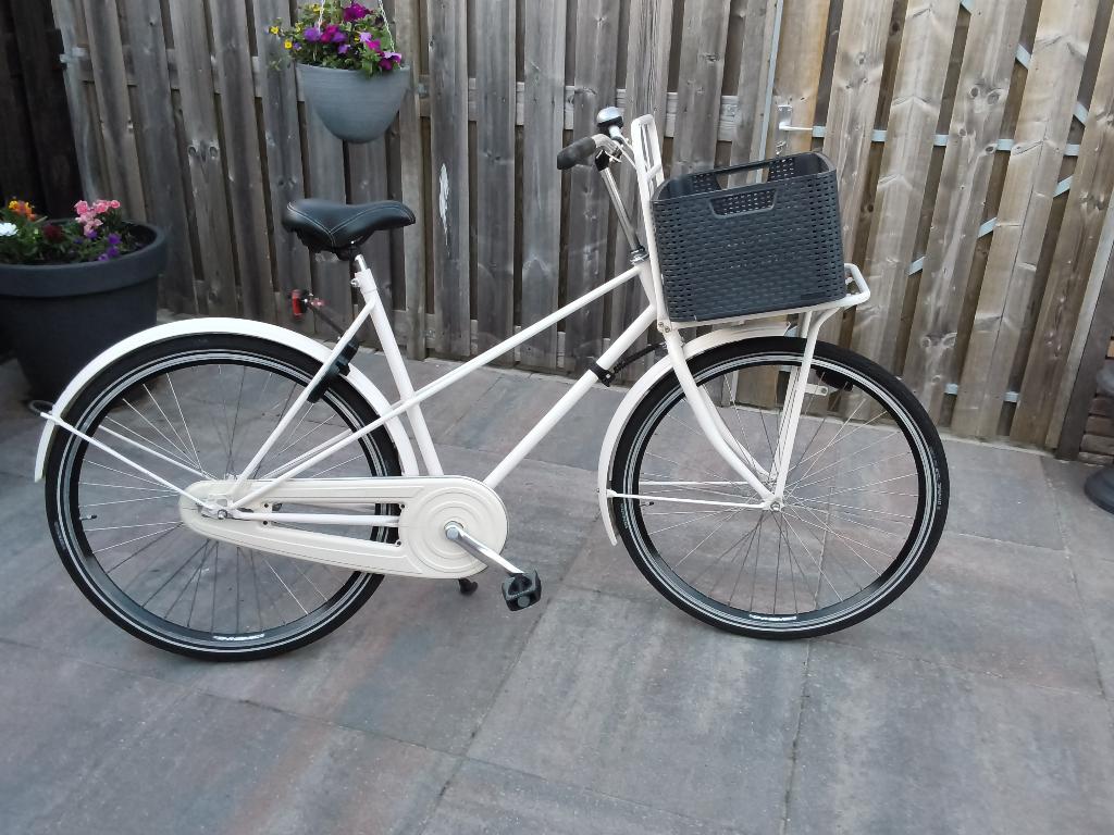 Te koop een mooie damesfiets 28 inch., Terugtraprem, 53 tot 56 cm, Zo goed als nieuw, Ophalen