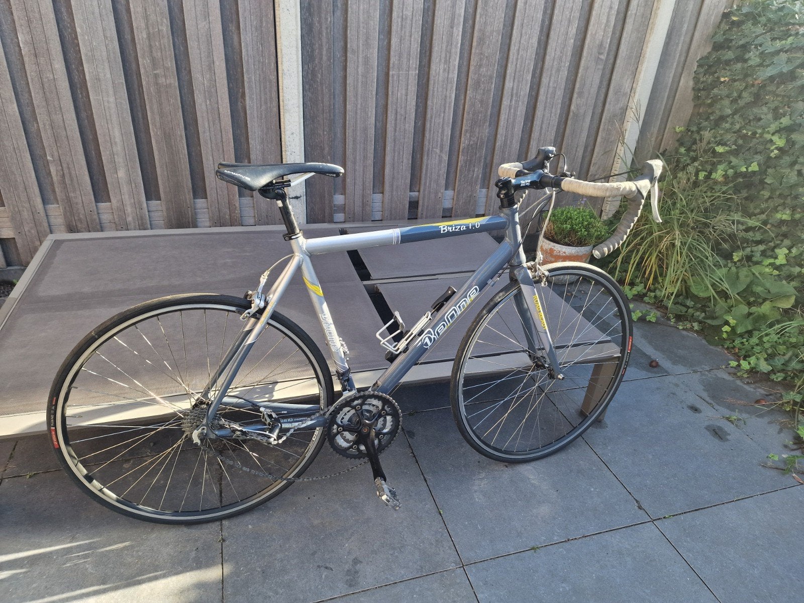 Racefiets B'Twin Triban Bize 1.0, Fietsen en Brommers, 28 inch, Gebruikt, Velgrem, Aluminium