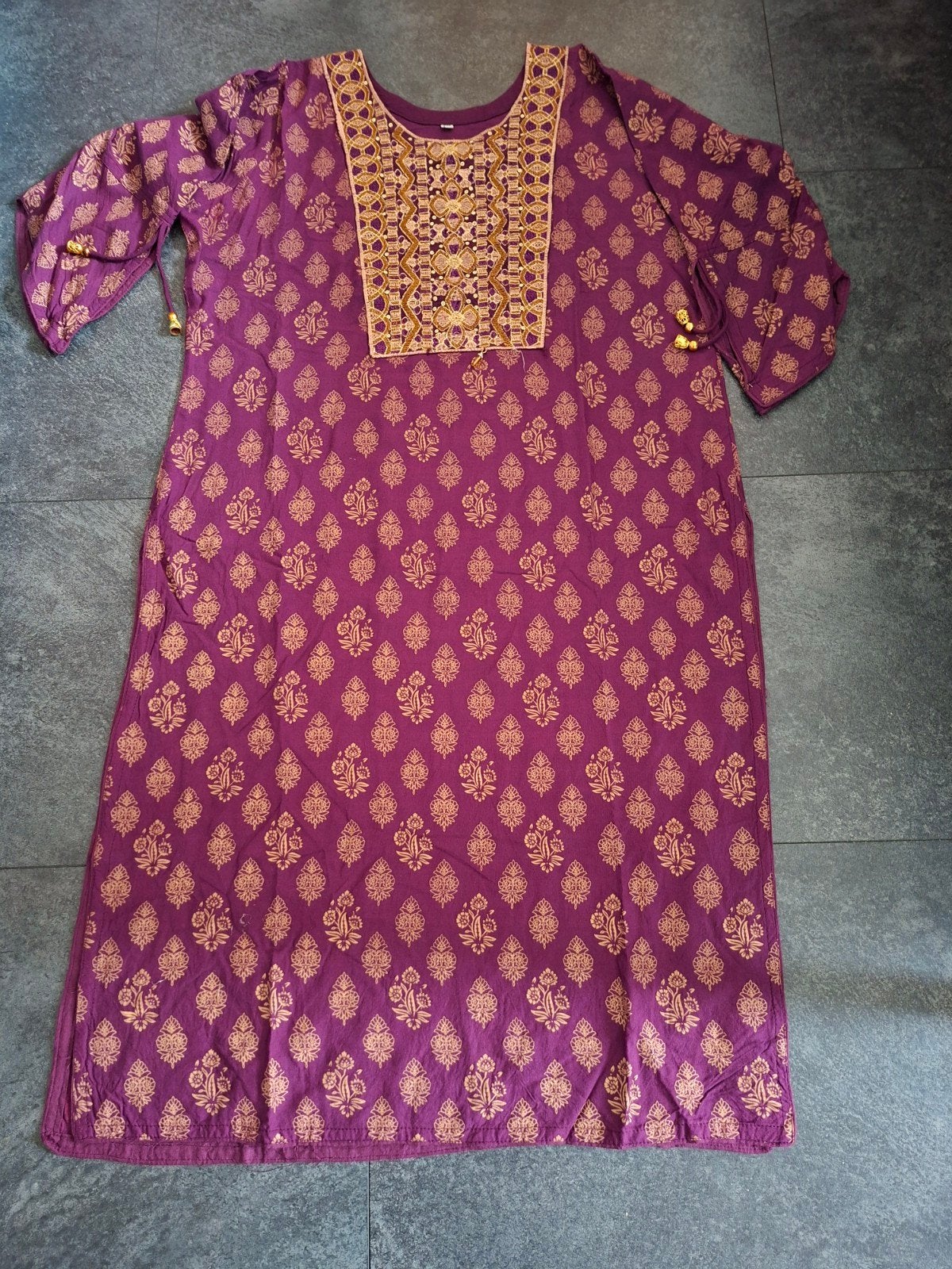 Prachtige Indiase Salwaar Kameez - Paars met goudpatroon, Overige typen, Paars, Maat 42/44 (L), Nieuw