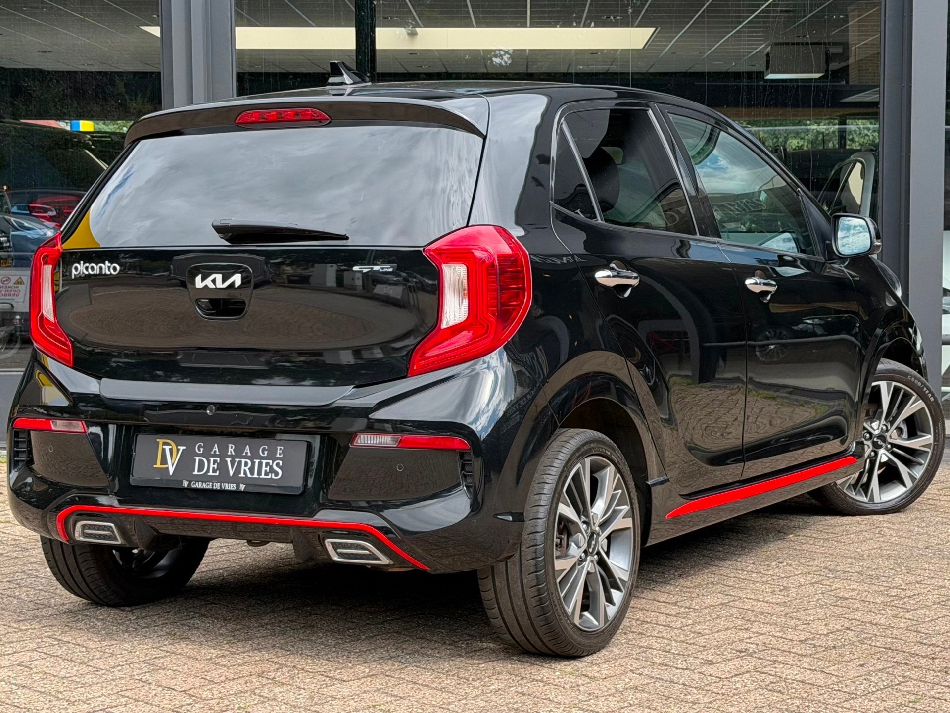 Kia Picanto 1.2 GT-Line Automaat 4 Cilinder Full Option Gara, Auto's, Dealer onderhouden, Zwart, 4 cilinders, 4 stoelen