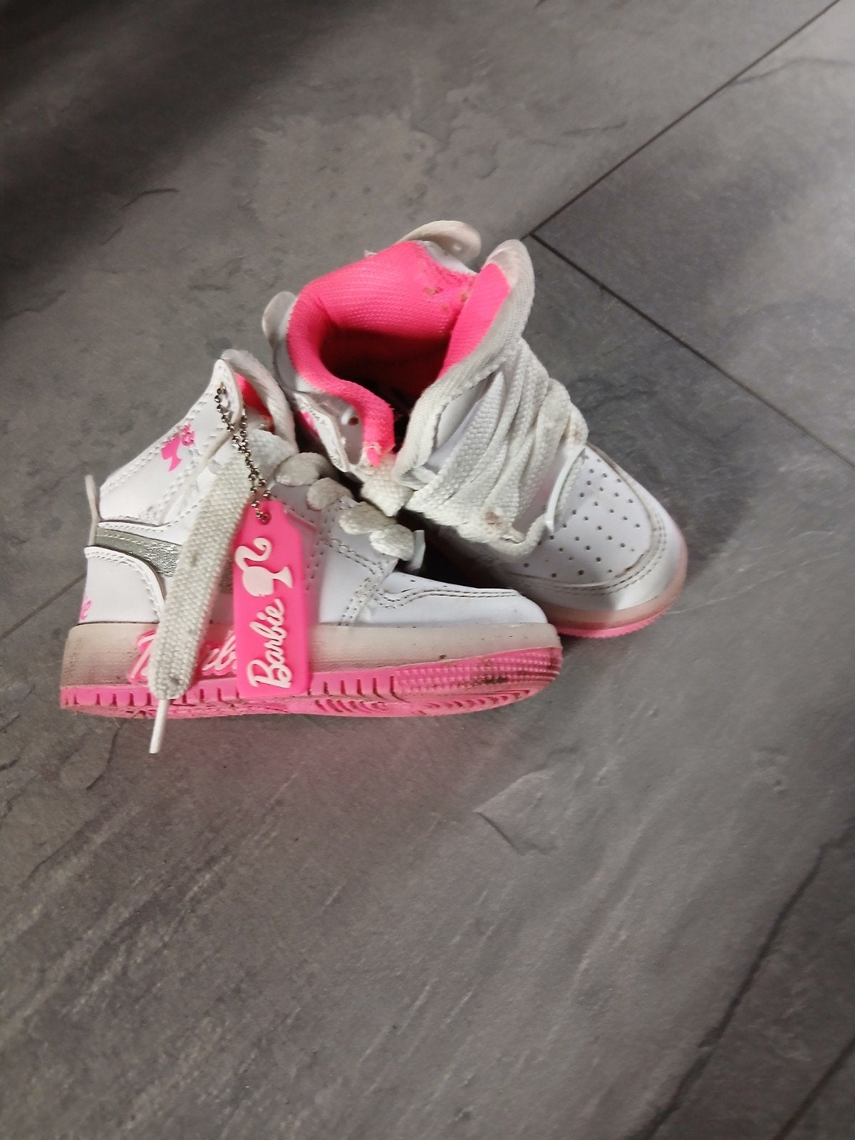 Custom Barbie Nike sneakers - Maat 21, Gebruikt, Meisje, Sportschoenen, Ophalen of Verzenden