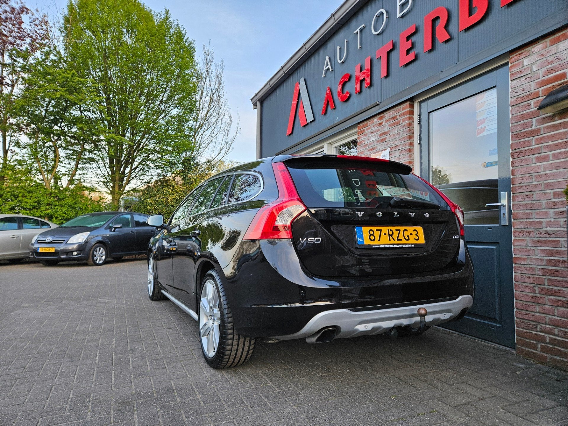 Volvo V60 2.0T Summum Automaat! Trekhaak! Schuifdak! Xenon!, Auto's, Volvo, 1502 kg, 4 cilinders, Zwart, 203 pk