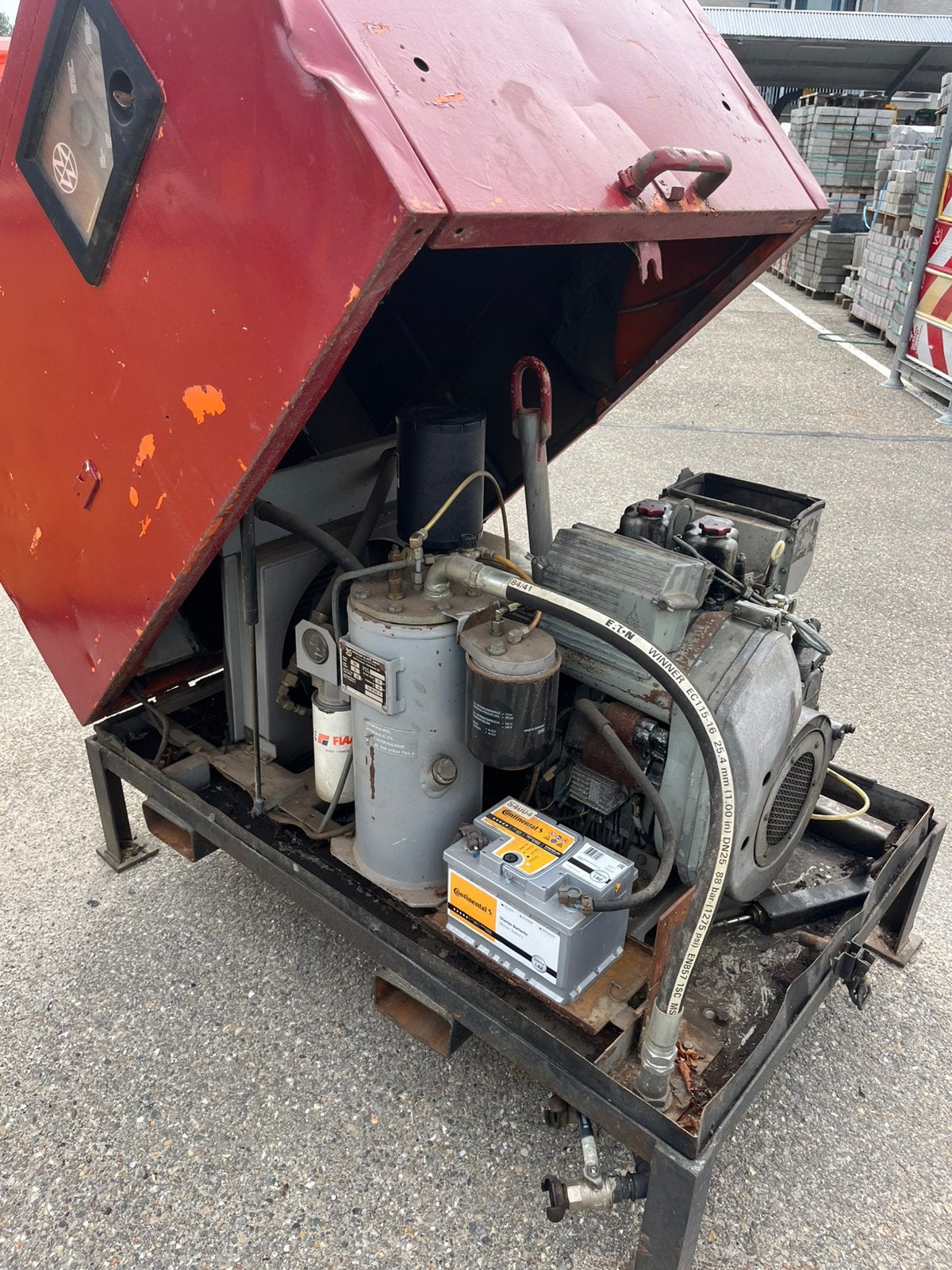 Compressor wagen diesel demag deutz, Ophalen