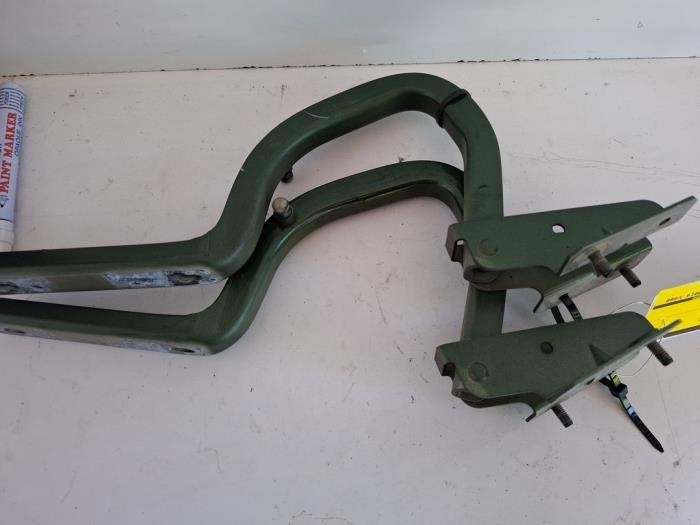 Scharnier Achterklep van een Alfa Romeo Spider, Gebruikt, -, Verzenden, -