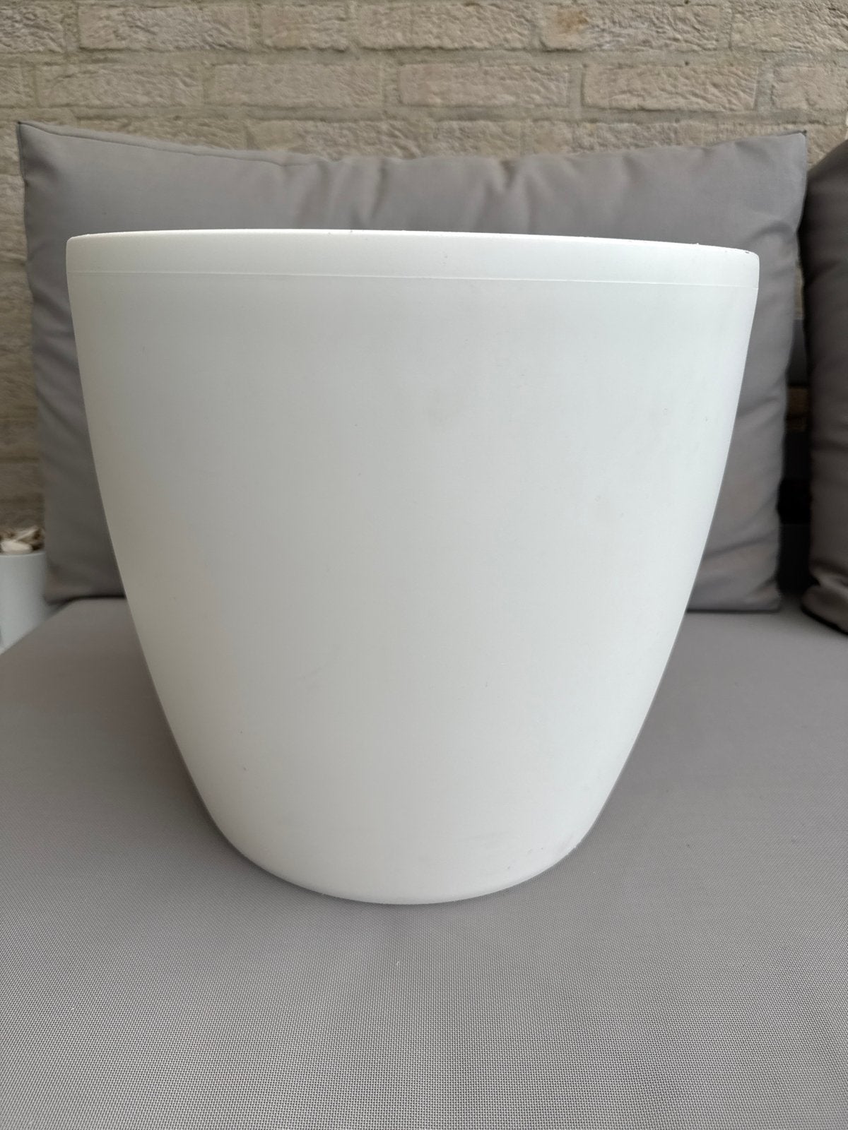 Elho bloempot wit - Brussels 35 cm wielen, 25 tot 40 cm, Kunststof, Rond, Binnen
