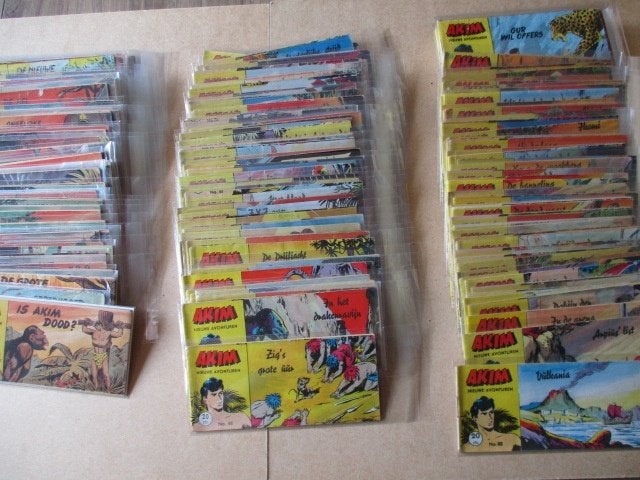 w0529 akim 193x, Meerdere stripboeken, Ophalen, Gelezen