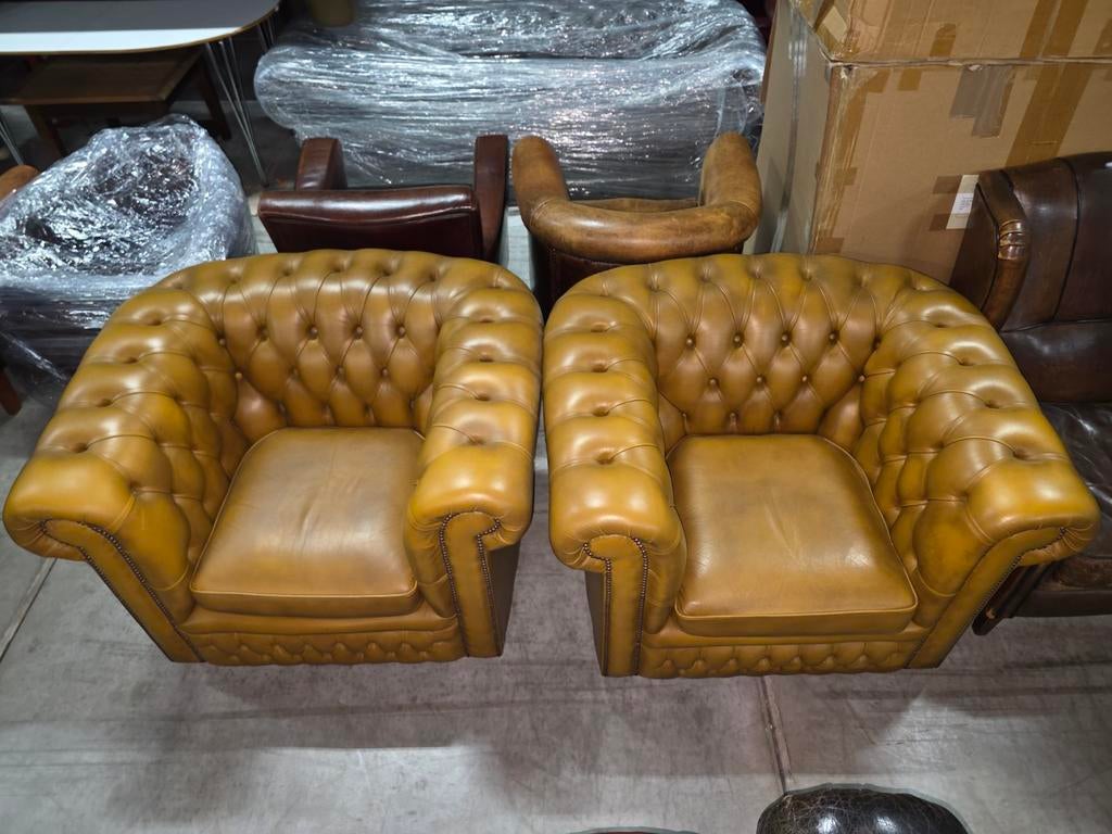 2x Chesterfield Springvale club fauteuil okergeel + BEZORGD