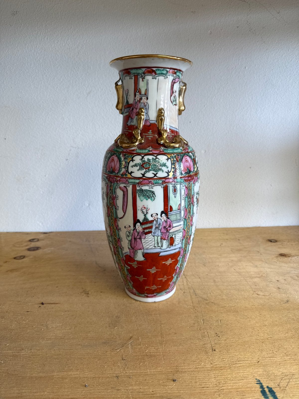 Antieke Chinese Famille Rose Vaas met Scènes en Handvatten, Antiek en Kunst, Ophalen of Verzenden