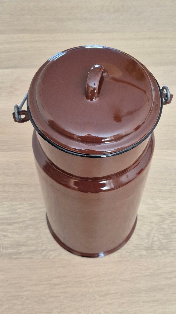 Vintage bruine emaille melkbus (melkkan) met houten handvat, Ophalen of Verzenden