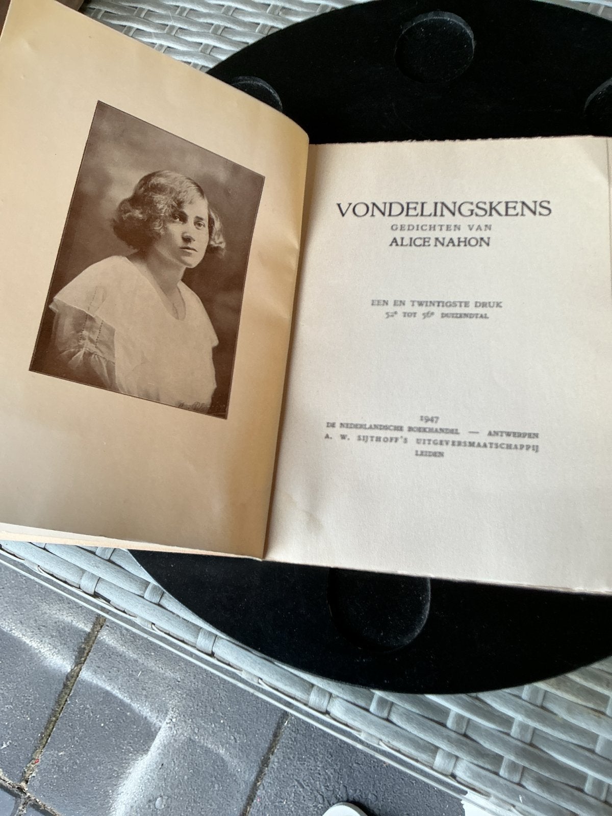 Vondelingenskens - Gedichten van Alice Nahon (1947), Boeken, Ophalen of Verzenden, Gelezen, Eén auteur