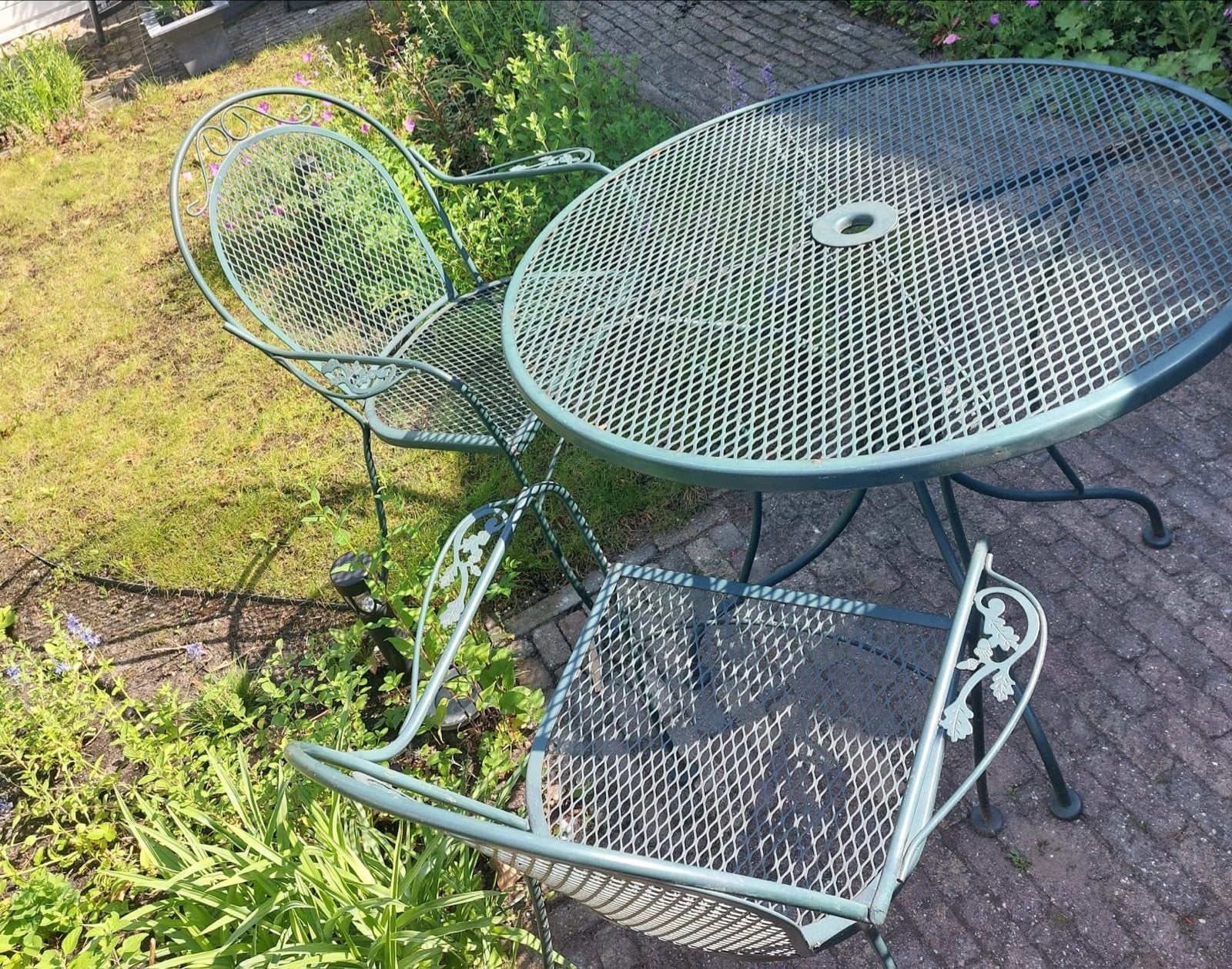 Vintage metale tuinset - tafel met 4 stoelen, Overige materialen, Gebruikt, Eettafel, Tuinset